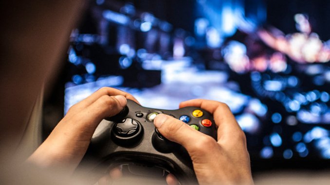 fea-video-gam-controller