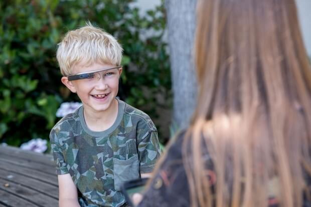 Google 眼鏡成功助自閉症孩童辨別情緒表現
