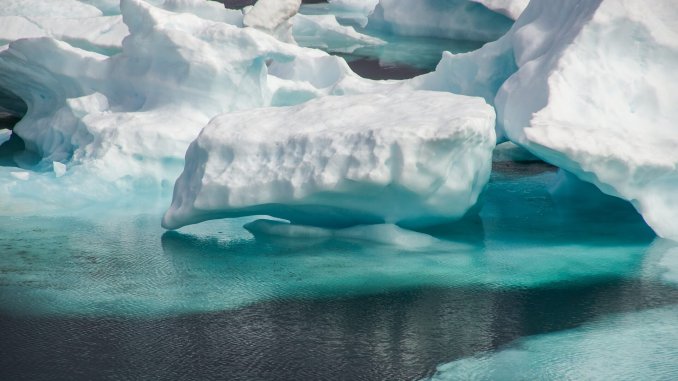 drift-ice-3048163_1920
