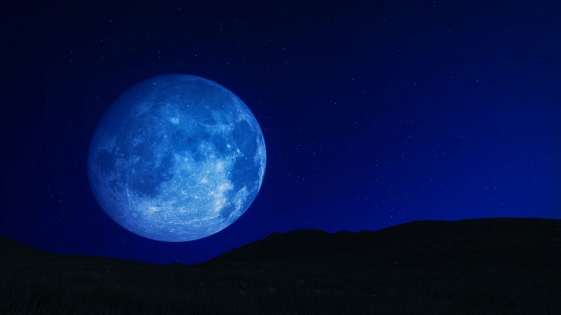 藍色超級月亮